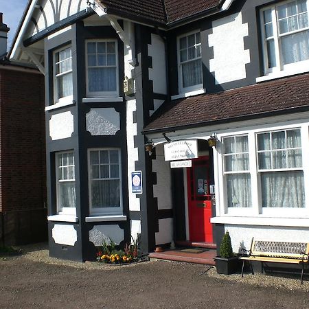 Melville Lodge Gatwick Horley Exterior foto