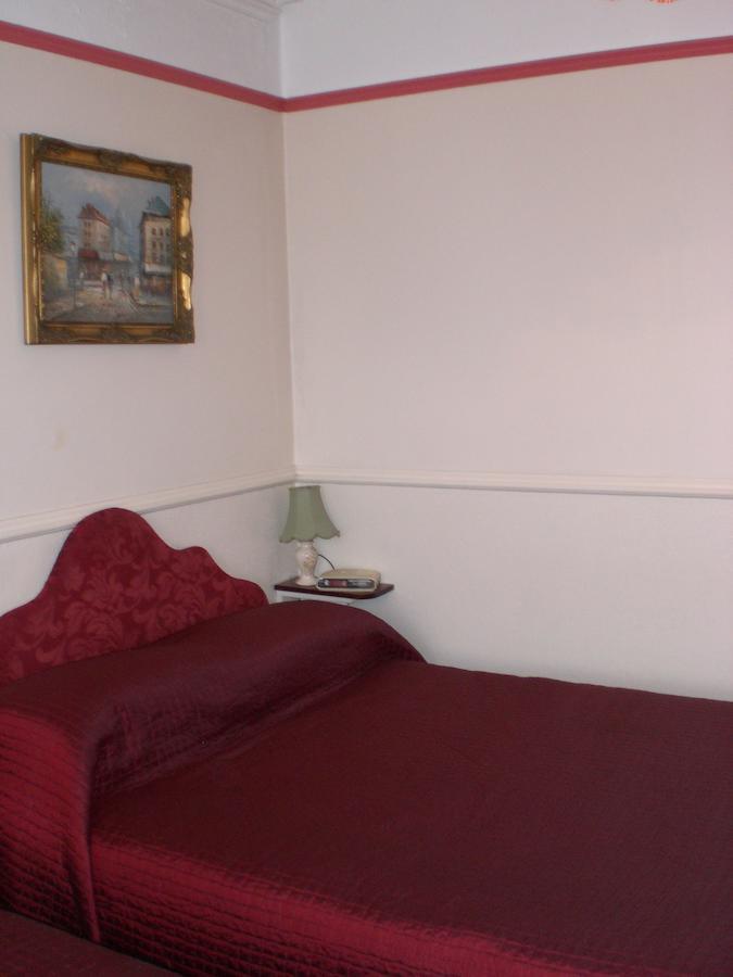 Melville Lodge Gatwick Horley Cameră foto